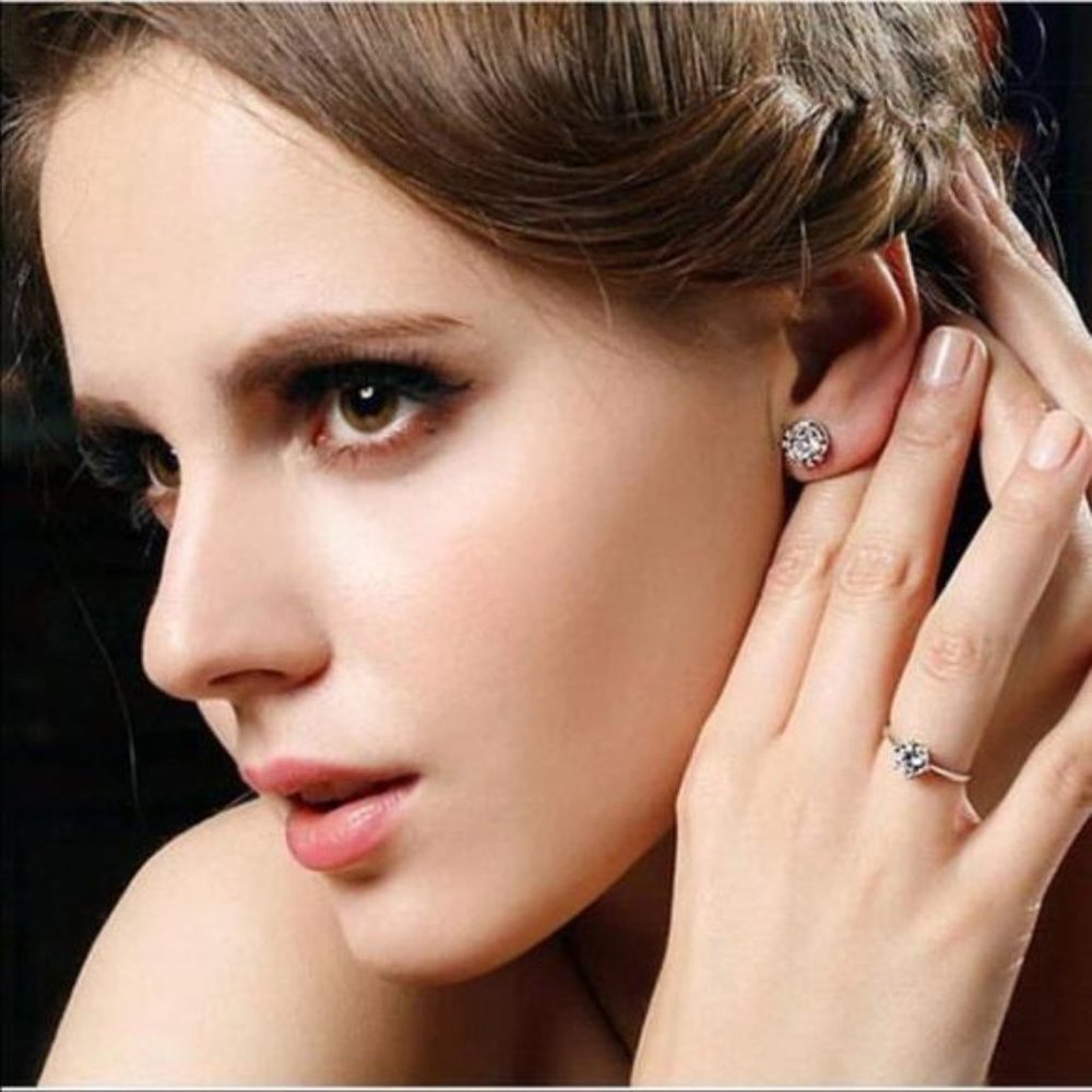 925 STERLING SILVER DIAMOND CROWN STUD EARRINGS - Picture 3 of 6